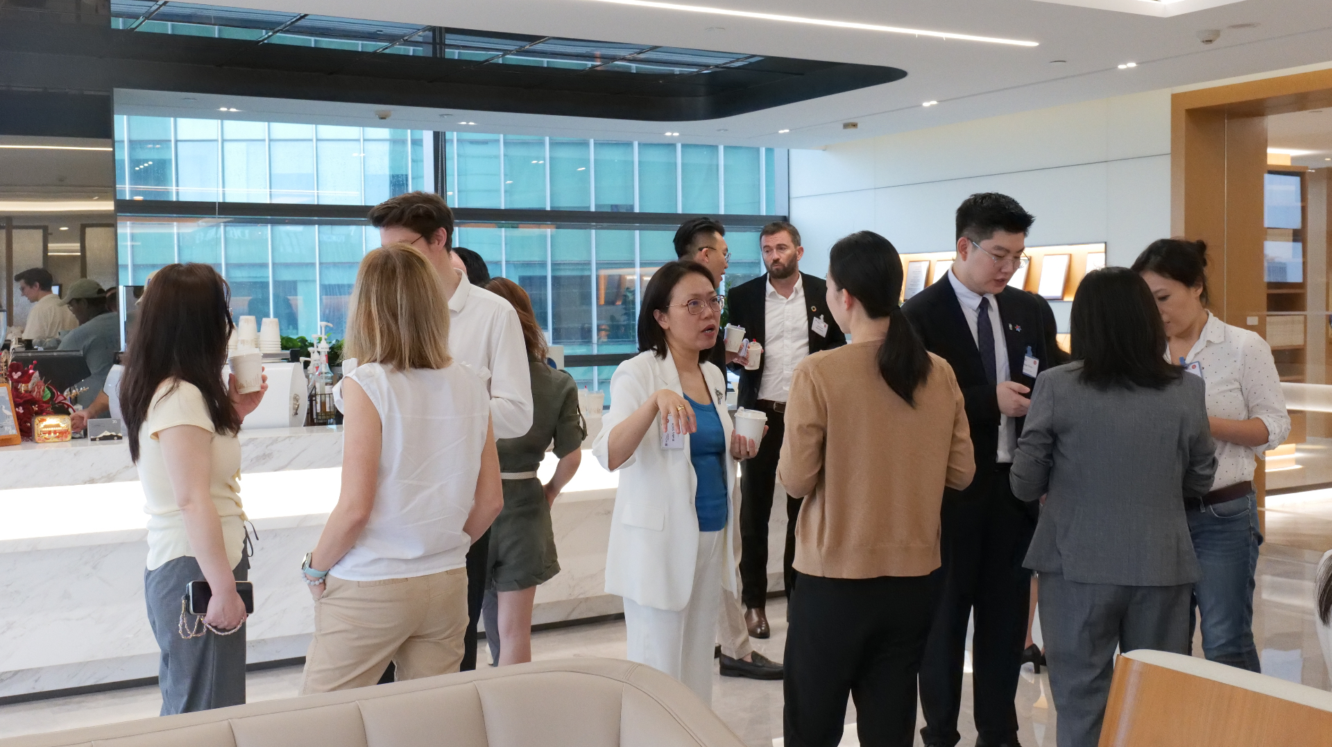 Networking session after the BritCham Shanghai green finance panel, with foreign and Chinese executives.
